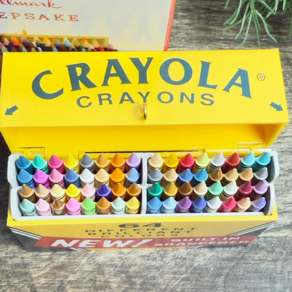 2015 Hallmark Keepsake Crayola Big Box of 64 Crayons Ornament QXI2352